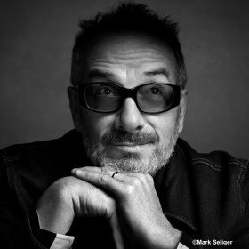 Elvis Costello
06.11.2025